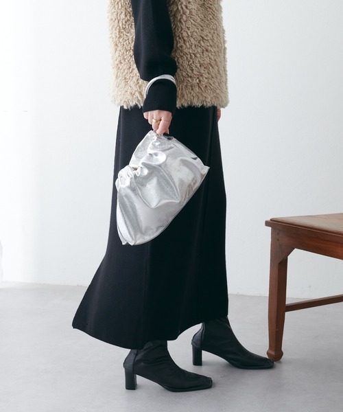 natural couture（ナチュラルクチュール）の「ドロストクラッチバッグ（クラッチバッグ・レディース・シルバー/ブラック・FREE）」の16枚目の写真