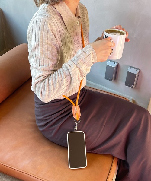 Beau're（ヴュレ）の「BEAURE ヴュレ カウレザー モバイルストラップ ショルダー（スマホケース/カバー・レディース・ベージュ/オレンジ/パープル/ブラック・FREE）」の18枚目の写真