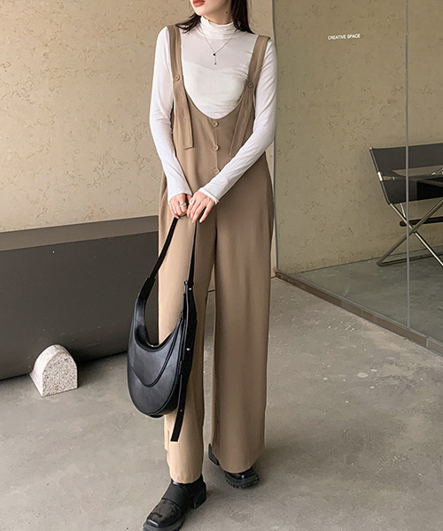 c.u.l(シーユーエル)の「Uネック デザインルーズサロペット culw386(つなぎ/オールインワン・レディース・ブラック/ベージュ・L/M)」の11枚目の写真