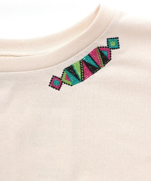 チチカカ(チチカカ)の「ドルマンコクーン刺繍プルオーバー(Tシャツ/カットソー・レディース・オフホワイト/ブラック/イエロー・FREE)」の16枚目の写真
