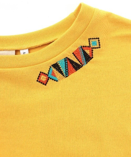 チチカカ(チチカカ)の「ドルマンコクーン刺繍プルオーバー(Tシャツ/カットソー・レディース・オフホワイト/ブラック/イエロー・FREE)」の17枚目の写真