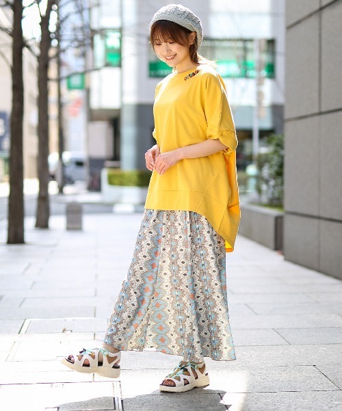 チチカカ(チチカカ)の「ドルマンコクーン刺繍プルオーバー(Tシャツ/カットソー・レディース・オフホワイト/ブラック/イエロー・FREE)」の6枚目の写真