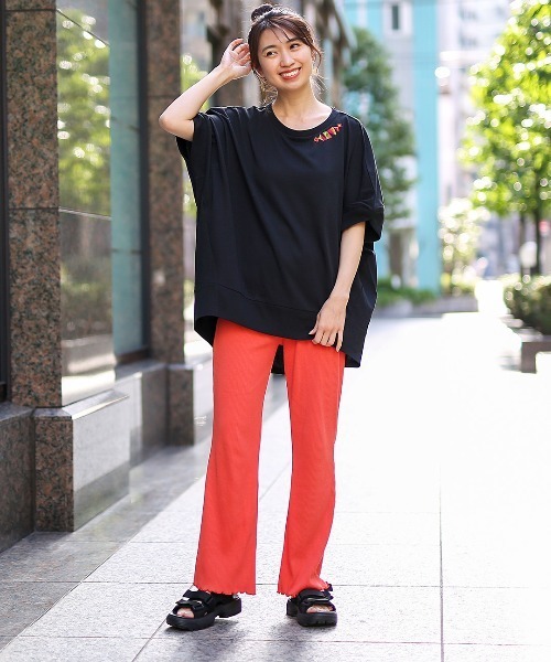 チチカカ(チチカカ)の「ドルマンコクーン刺繍プルオーバー(Tシャツ/カットソー・レディース・オフホワイト/ブラック/イエロー・FREE)」の7枚目の写真