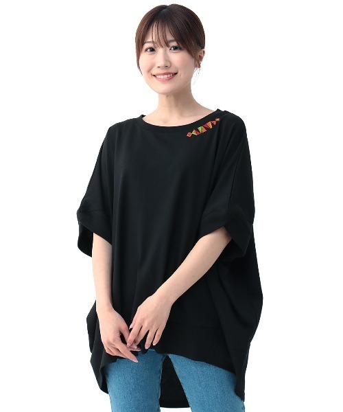 チチカカ(チチカカ)の「ドルマンコクーン刺繍プルオーバー(Tシャツ/カットソー・レディース・オフホワイト/ブラック/イエロー・FREE)」の10枚目の写真