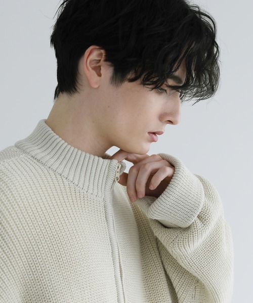 LILL(リル)の「ロールスリーブビッグシルエットハーフジップニット(ニット/セーター・メンズ・ライトグレー/ブラック/オフホワイト/ブルー・S/M/L/XL)」の8枚目の写真