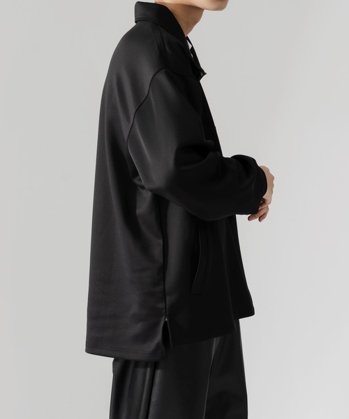 Adoon plain(アドーンプレーン)の「【Adoon plain】ダンボールハーフジップ(スウェット・メンズ・ブラック/ブルー・MEDIUM/LARGE)」の6枚目の写真