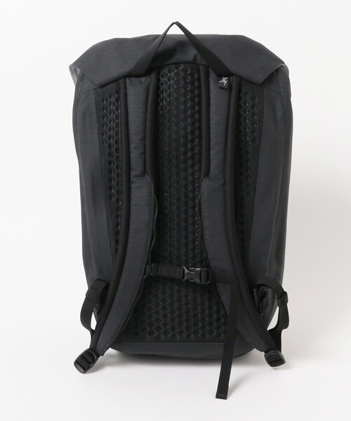 ARC'TERYX（アークテリクス）の「ARC’TERYX / GRANVILLE 25 BACKPACK（バックパック/リュック・メンズ・ブラック/カーキ・ONE SIZE）」の6枚目の写真
