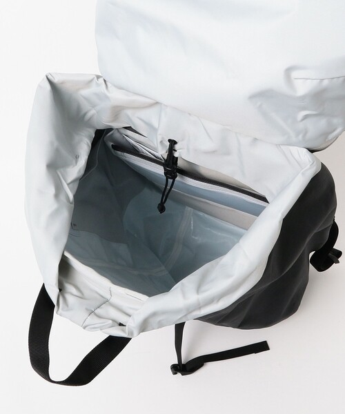 ARC'TERYX（アークテリクス）の「ARC’TERYX / GRANVILLE 25 BACKPACK（バックパック/リュック・メンズ・ブラック/カーキ・ONE SIZE）」の5枚目の写真