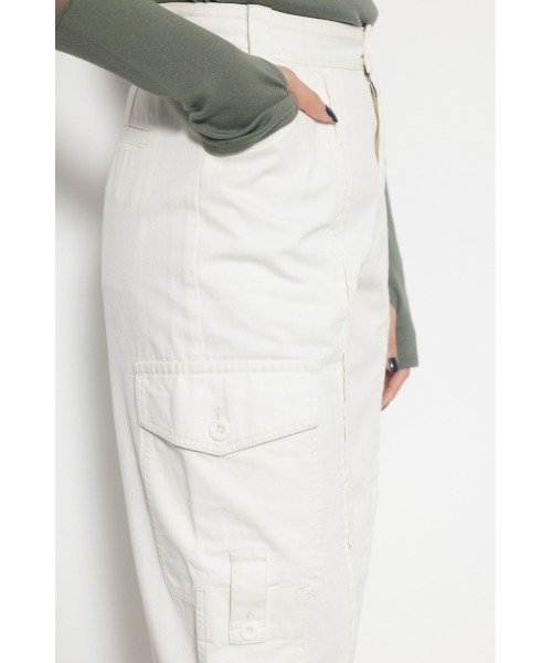 LAGUA GEM(ラグアジェム)の「ZIP SLIT カーゴパンツ(カーゴパンツ・レディース・ブラック/アイボリー・SMALL/X-SMALL/MEDIUM)」の5枚目の写真
