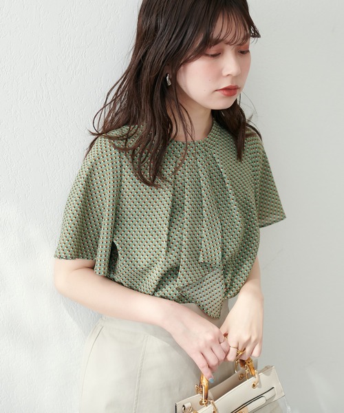 natural couture(ナチュラルクチュール)の「スカーフボータイフレア袖ブラウス(シャツ/ブラウス・レディース・イエロー系その他/グレイッシュベージュ/アイボリー/その他1/その他2/ネイビー/ミント/ブラウン/その他4・FREE)」の8枚目の写真