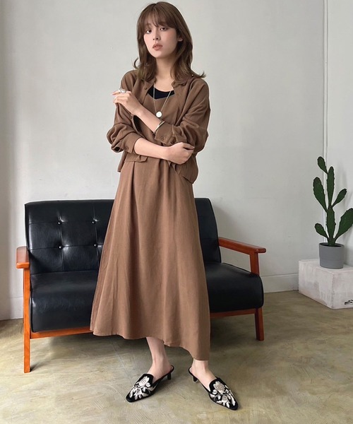 Jewelobe(ジュエローブ)の「ショートシャツ&ロングキャミワンピースセットアップ(ワンピース・レディース・ブラウン/ベージュ・FREE)」の2枚目の写真
