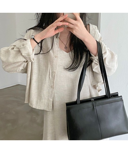 Jewelobe(ジュエローブ)の「ショートシャツ&ロングキャミワンピースセットアップ(ワンピース・レディース・ブラウン/ベージュ・FREE)」の3枚目の写真