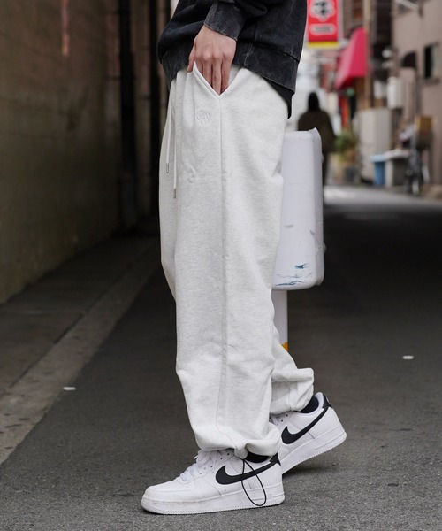 G.O.C（ジーオーシー）の「ドロー ストリング エンブロイダリー スウェットパンツ（スウェットパンツ・メンズ・グレー/ブラック・MEDIUM/LARGE）」の7枚目の写真