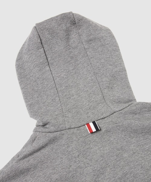 THOM BROWNE(トムブラウン)の「RELAXED FIT ZIP UP HOODIE W/ TONAL 4 BAR SLEEVE IN LOOPBACK(パーカー・メンズ・グレー・1/2)」の4枚目の写真