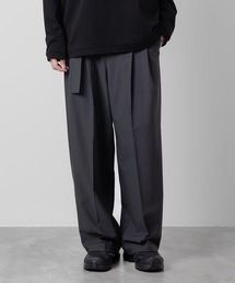 ATTACHMENT | ポリエステル・レーヨン ストレッチ トロピカル ベルテッド ワイドトラウザーズ / PE/RY STRETCH TROPICAL BELTED WIDE TROUSERS(スラックス)