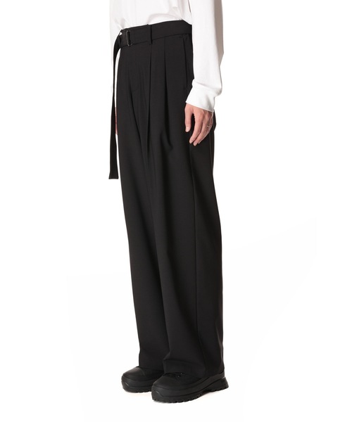 ATTACHMENT（アタッチメント）の「ポリエステル・レーヨン ストレッチ トロピカル ベルテッド ワイドトラウザーズ / PE/RY STRETCH TROPICAL BELTED WIDE TROUSERS（スラックス・メンズ・ブラック/ダークグレー/ライトパープル・1/2/3）」の6枚目の写真