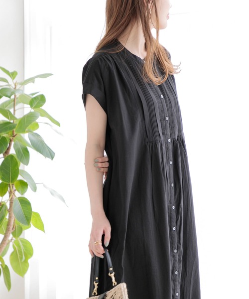 URBAN RESEARCH Sonny Label(アーバンリサーチサニーレーベル)の「エアリーコットンピンタックワンピース(ワンピース・レディース・ブラック/ブルー系その他/パープル系その他/グレー・FREE)」の16枚目の写真