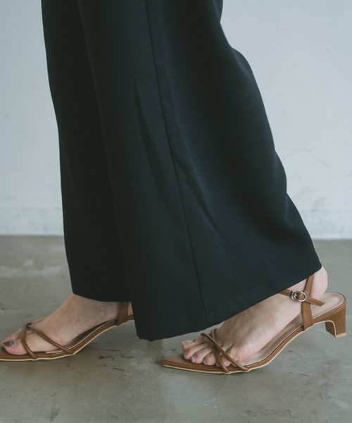 VANNIE U（ヴァニーユー）の「細ストラップポインテッドトゥサンダル（サンダル・レディース・レッド/ブラック/ブラウン/シルバー・S/L/M/LL）」の3枚目の写真