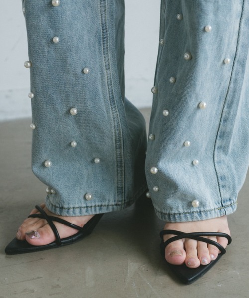 VANNIE U（ヴァニーユー）の「細ストラップポインテッドトゥサンダル（サンダル・レディース・レッド/ブラック/ブラウン/シルバー・S/L/M/LL）」の2枚目の写真