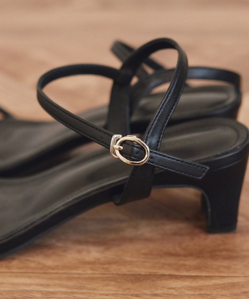 VANNIE U（ヴァニーユー）の「細ストラップポインテッドトゥサンダル（サンダル・レディース・レッド/ブラック/ブラウン/シルバー・S/L/M/LL）」の7枚目の写真