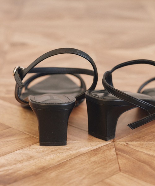 VANNIE U（ヴァニーユー）の「細ストラップポインテッドトゥサンダル（サンダル・レディース・レッド/ブラック/ブラウン/シルバー・S/L/M/LL）」の8枚目の写真