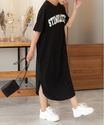 ad thie（アドティエ）の「ロゴスウェット プリント スリット入り 半袖Tシャツ ワンピース（ワンピース）」