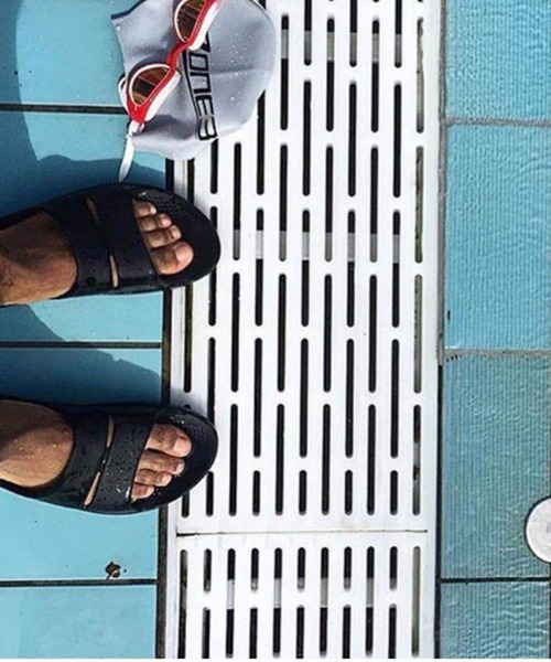 OOFOS（ウーフォス）の「OOFOS/ウーフォス　 OOahh リカバリーサンダル　MENS メンズ（サンダル・メンズ・ブラック・26.0/27.0/28.0）」の8枚目の写真