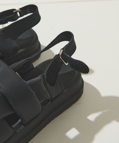 Solace（ソレイス）の「ヘビーソールニュアンスクッションサンダル（サンダル・レディース・ブラック・M/L）」の22枚目の写真