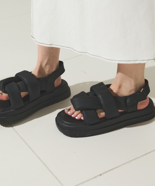Solace（ソレイス）の「ヘビーソールニュアンスクッションサンダル（サンダル・レディース・ブラック・M/L）」の5枚目の写真