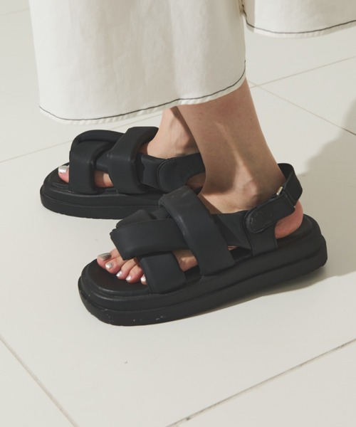 Solace（ソレイス）の「ヘビーソールニュアンスクッションサンダル（サンダル・レディース・ブラック・M/L）」の17枚目の写真