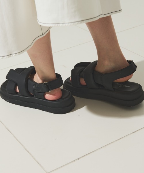 Solace（ソレイス）の「ヘビーソールニュアンスクッションサンダル（サンダル・レディース・ブラック・M/L）」の8枚目の写真