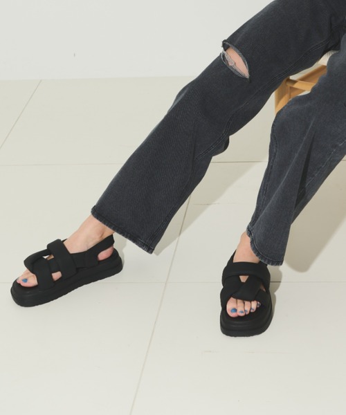 Solace（ソレイス）の「ヘビーソールニュアンスクッションサンダル（サンダル・レディース・ブラック・M/L）」の3枚目の写真