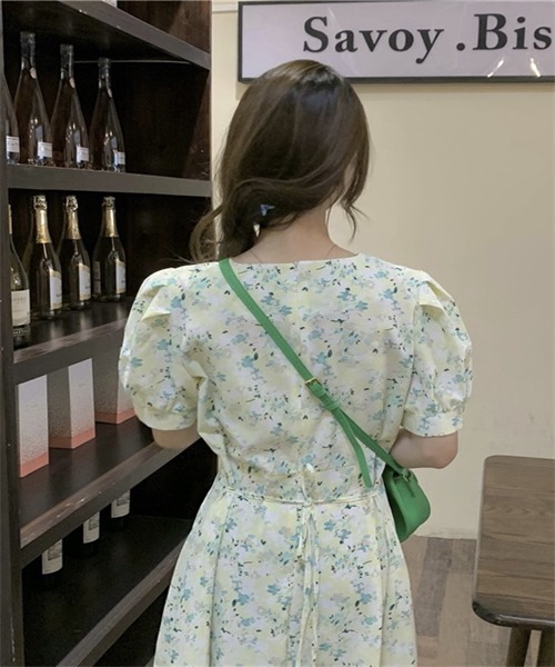 FREE STYLISTS（フリー スタイリスト）の「Vネック ウエストリボン花柄ワンピース（ワンピース・レディース・ライトベージュ/ライトグリーン・FREE）」の21枚目の写真
