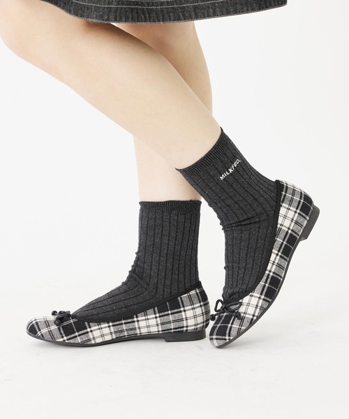 MILKFED.(ミルクフェド)の「BASIC LOGO SOCKS(ソックス/靴下・レディース・チャコール/ベージュ/ライトピンク/ホワイト・ONE SIZE)」の6枚目の写真