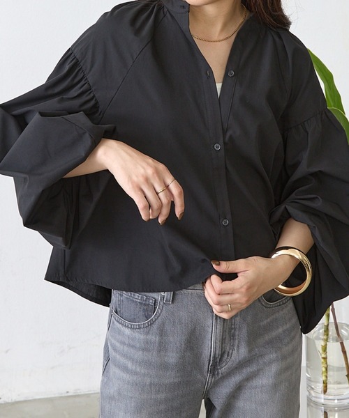 Shelly island（シェリーアイランド）の「ボリューム袖クロップドブラウス（シャツ/ブラウス・レディース・ホワイト/ブラック・FREE）」の17枚目の写真