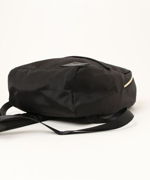 and it_(アンドイット)の「Legato Largo シルキー撥水ミニリュック(バックパック/リュック・レディース・ブラック/ベージュ/グレー/グリーン・FREE)」の6枚目の写真