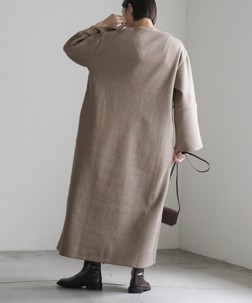 select MOCA(セレクトモカ)の「キーネックスリットスリーブワンピース(ワンピース・レディース・カーキオリーブ/ブラック/グレイッシュベージュ・FREE)」の9枚目の写真