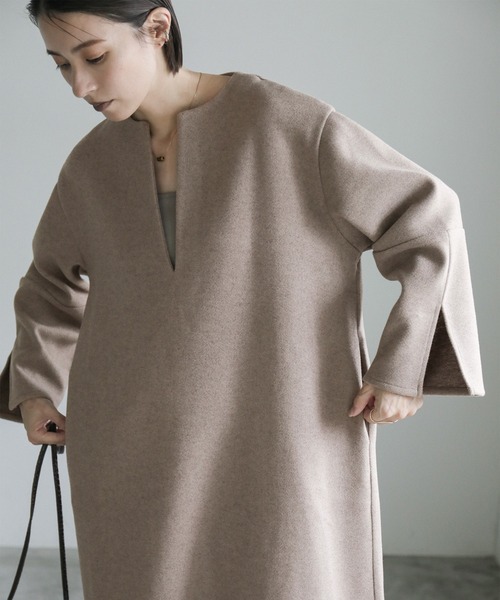 select MOCA(セレクトモカ)の「キーネックスリットスリーブワンピース(ワンピース・レディース・カーキオリーブ/ブラック/グレイッシュベージュ・FREE)」の4枚目の写真