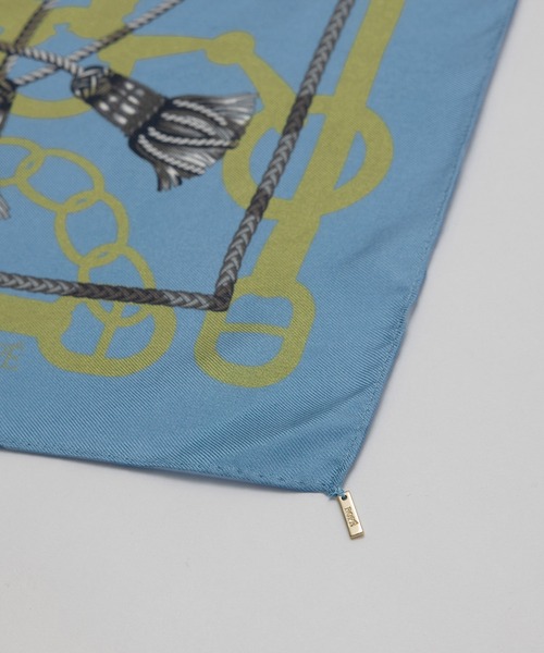 ROPE'（ロペ）の「ROPE'アーカイブパターンシルクスカーフ/Sサイズ（バンダナ/スカーフ・レディース・サックスブルー/ベージュ/ホワイト/スミクロ/オレンジ/オフホワイト・FREE）」の8枚目の写真