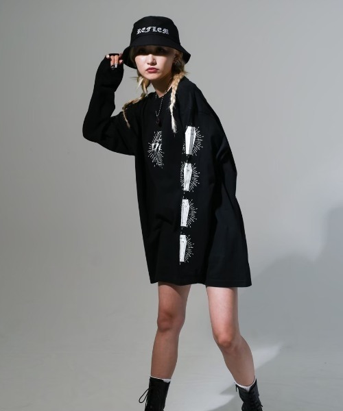 REFLEM(レフレム)の「『REFLEM/レフレム』コフィンプリントL/S Tee/ロングスリーブカットソー(Tシャツ/カットソー・レディース・ホワイト/ブラック・FREE)」の4枚目の写真