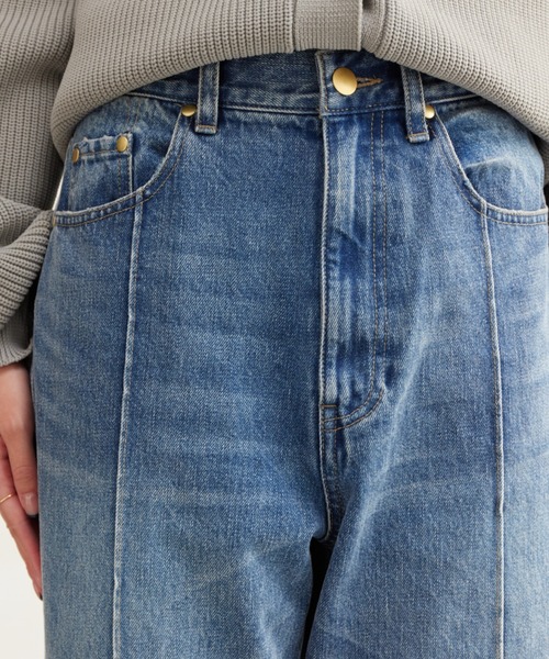 Chez toi（シェトワ）の「ピンタックワイドストレートデニム（デニムパンツ・レディース・サックスブルー/インディゴブルー・MEDIUM/SMALL）」の12枚目の写真