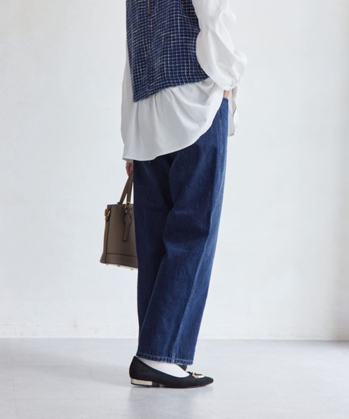 Chez toi（シェトワ）の「ピンタックワイドストレートデニム（デニムパンツ・レディース・サックスブルー/インディゴブルー・MEDIUM/SMALL）」の22枚目の写真