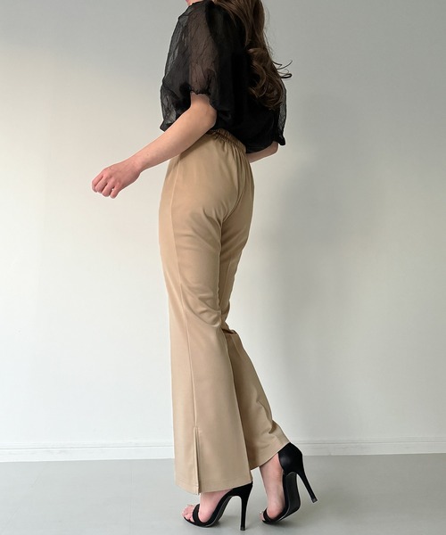 junoah(ジュノア)の「センタープレスセミフレアパンツ(スラックス・レディース・モカ/グレイッシュベージュ/ブラック・MEDIUM/SMALL/X-LARGE/LARGE)」の16枚目の写真
