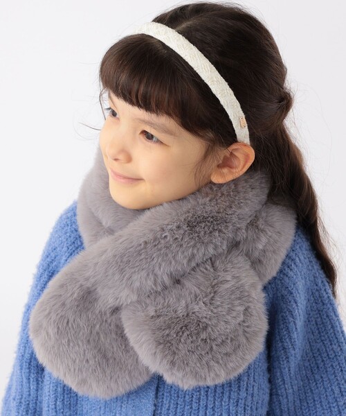 SHIPS(シップス)の「SHIPS KIDS:フェイク ファー マフラー(マフラー・キッズ・ベージュ系その他/グレー・ONE SIZE)」の2枚目の写真