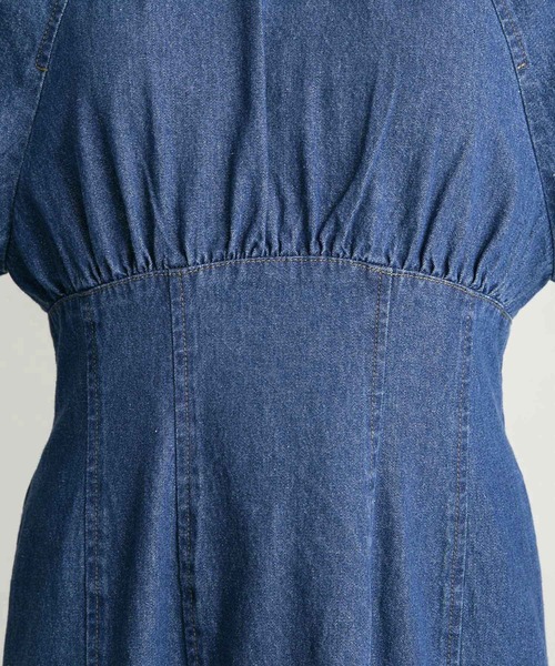 KBF(ケイビーエフ)の「ボリュームスリーブデニムワンピース(ワンピース・レディース・ブラック/ブルー・36/38)」の9枚目の写真