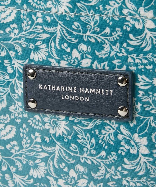KATHARINE HAMNETT LONDON （キャサリンハムネットロンドン）の「KATHARINE HAMNETT LONDON/キャサリンハムネットロンドン オリジナル総花柄 スリムトートバッグ 83KH14（トートバッグ・レディース・ピンク/ブルー・FREE）」の8枚目の写真