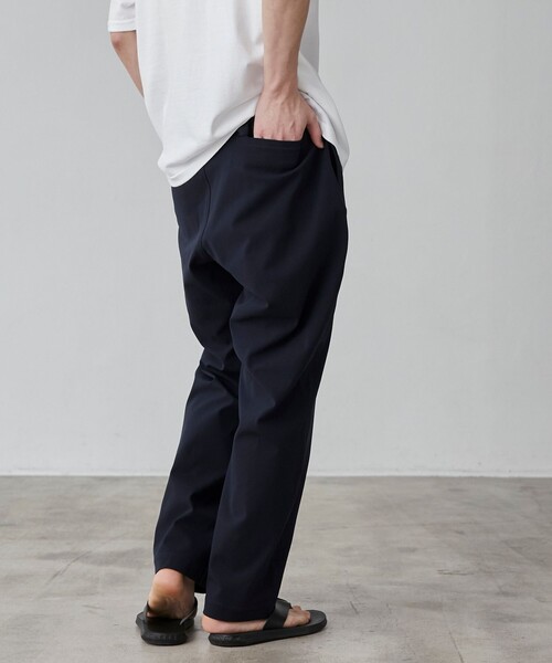 coen(コーエン)の「極楽FITテックワイドテーパードパンツ(スラックス・メンズ・ブラック/ダークグレー/ベージュ/その他1/その他2・S/M/L/XL)」の13枚目の写真