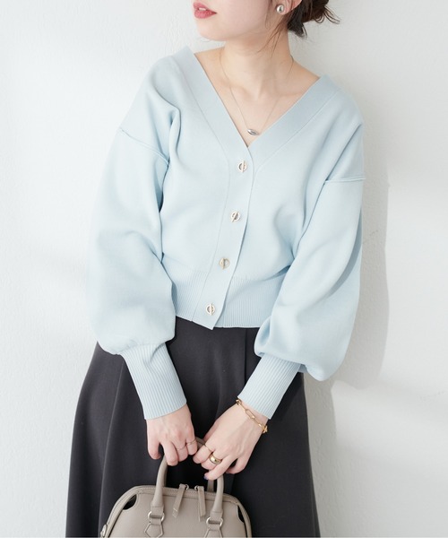 natural couture(ナチュラルクチュール)の「プチプラハトメバー釦カーデ(カーディガン/ボレロ・レディース・サックスブルー/アイボリー/ライトグレー/ラベンダー/グレイッシュベージュ/ブラック/チャコールグレー/ボルドー・FREE)」の6枚目の写真