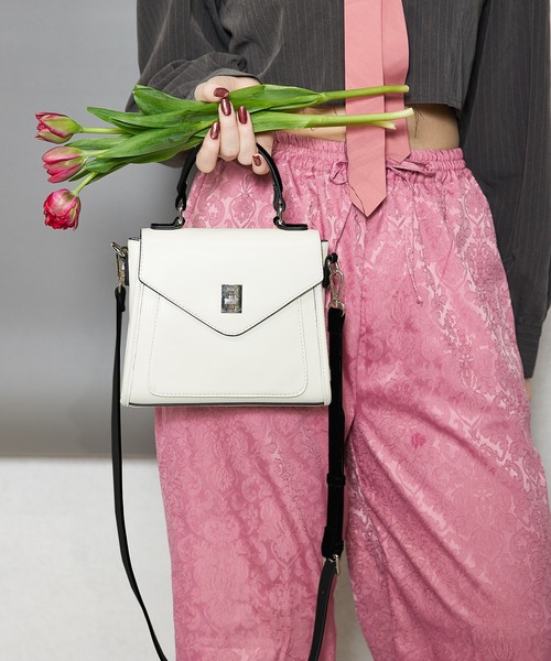 jouetie（ジュエティ）の「【jouetie/ジュエティ】キーハウス付き スムースフラップショルダーバッグ（ショルダーバッグ・レディース・ダークグリーン/ブラック/シルバー/オフホワイト・FREE）」の2枚目の写真