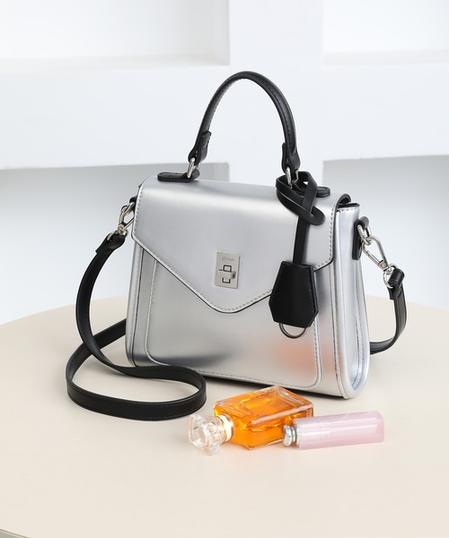 jouetie（ジュエティ）の「【jouetie/ジュエティ】キーハウス付き スムースフラップショルダーバッグ（ショルダーバッグ・レディース・ダークグリーン/ブラック/シルバー/オフホワイト・FREE）」の4枚目の写真